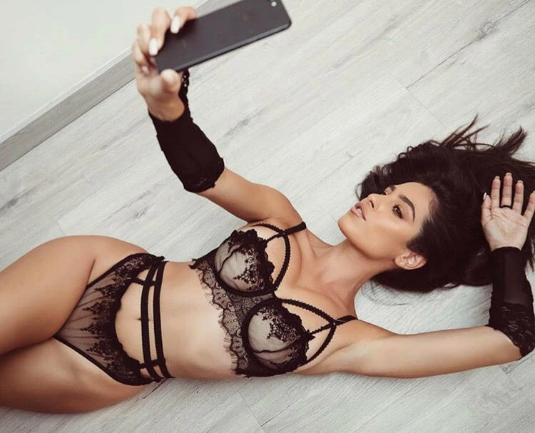 Romance Boutique Secrets TEMPTING CAGE BRA SET