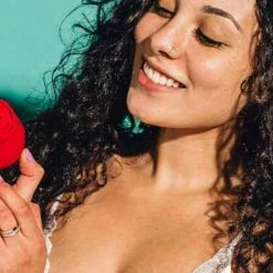 Romance Boutique Secrets Clitoral Vibrators Voodoo Beso Flower Power